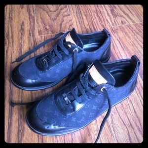 Louis Vuitton Black Sneakers Shoes Size 39 1/2